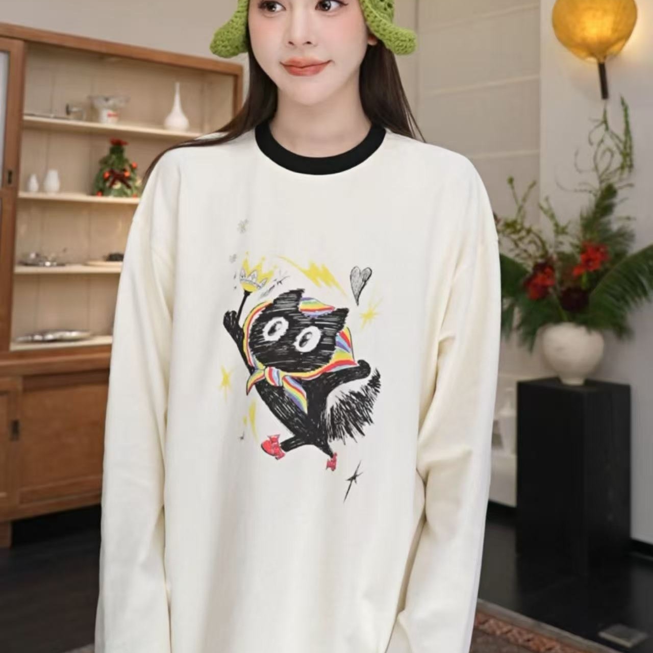 手绘小黑猫印花长袖T恤