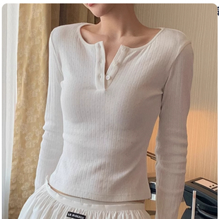 周美美同款 减龄少女纯欲针织镂空小花朵圆领内搭长袖上衣