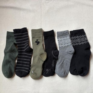 M码 日常徒步运动毛圈缓震吸汗中筒户外登山 美利奴羊毛袜子春秋款