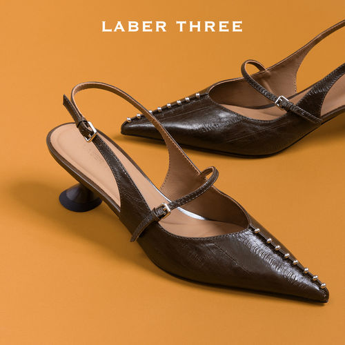 LABERTHREE26春夏新品铆钉艺术后空绊带凉鞋女时尚休闲尖头高跟鞋