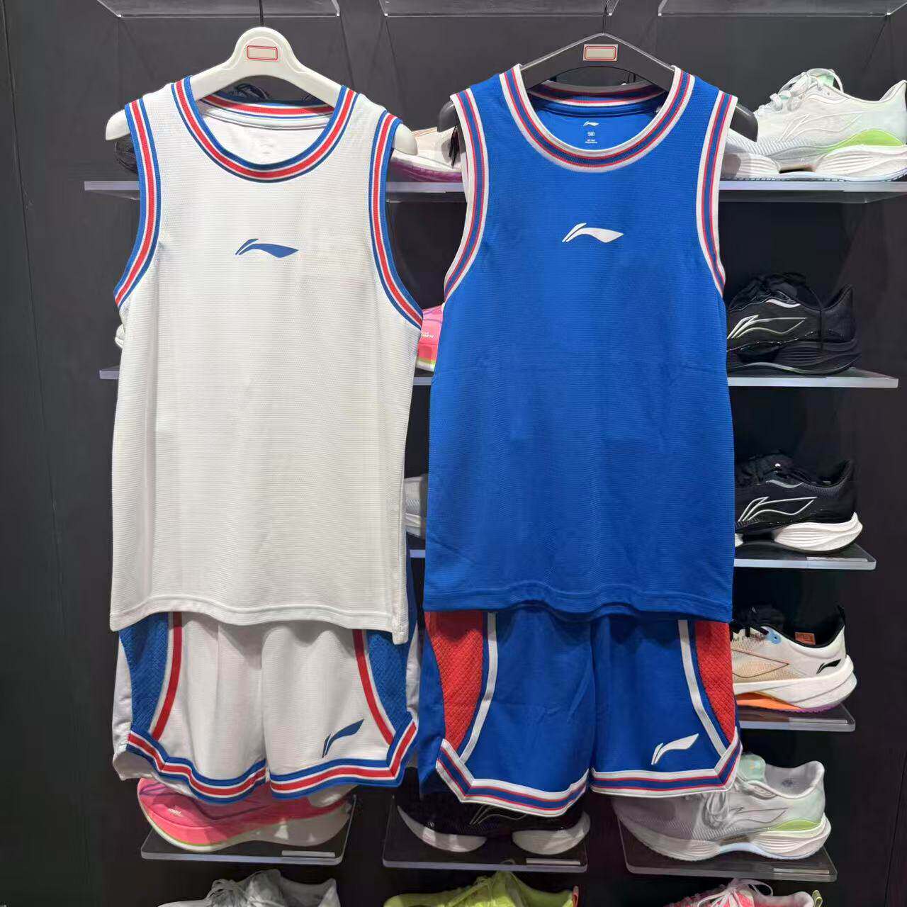 李宁儿童篮球服2025夏季新品男大童吸汗舒适宽松比赛速干篮球套装