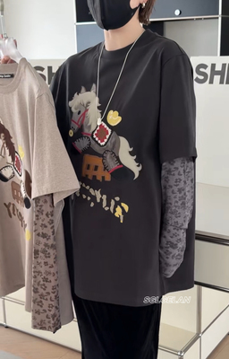 6356诗歌兰女装2026早春款 气质深灰色假两件花朵长袖小马T恤女