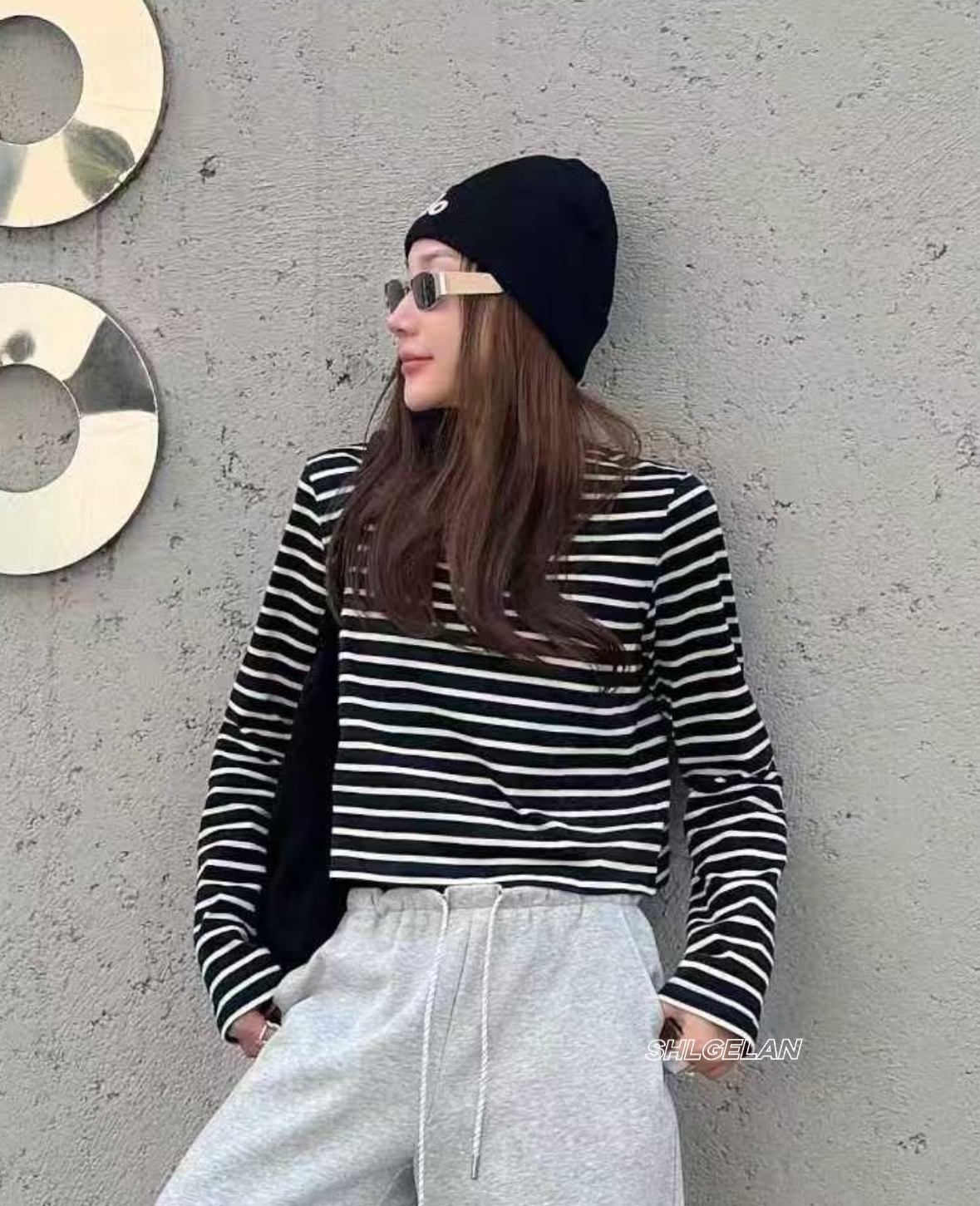 现货58266诗歌兰2026早春款女装 百搭蓝白条纹圆领短款长袖T恤女
