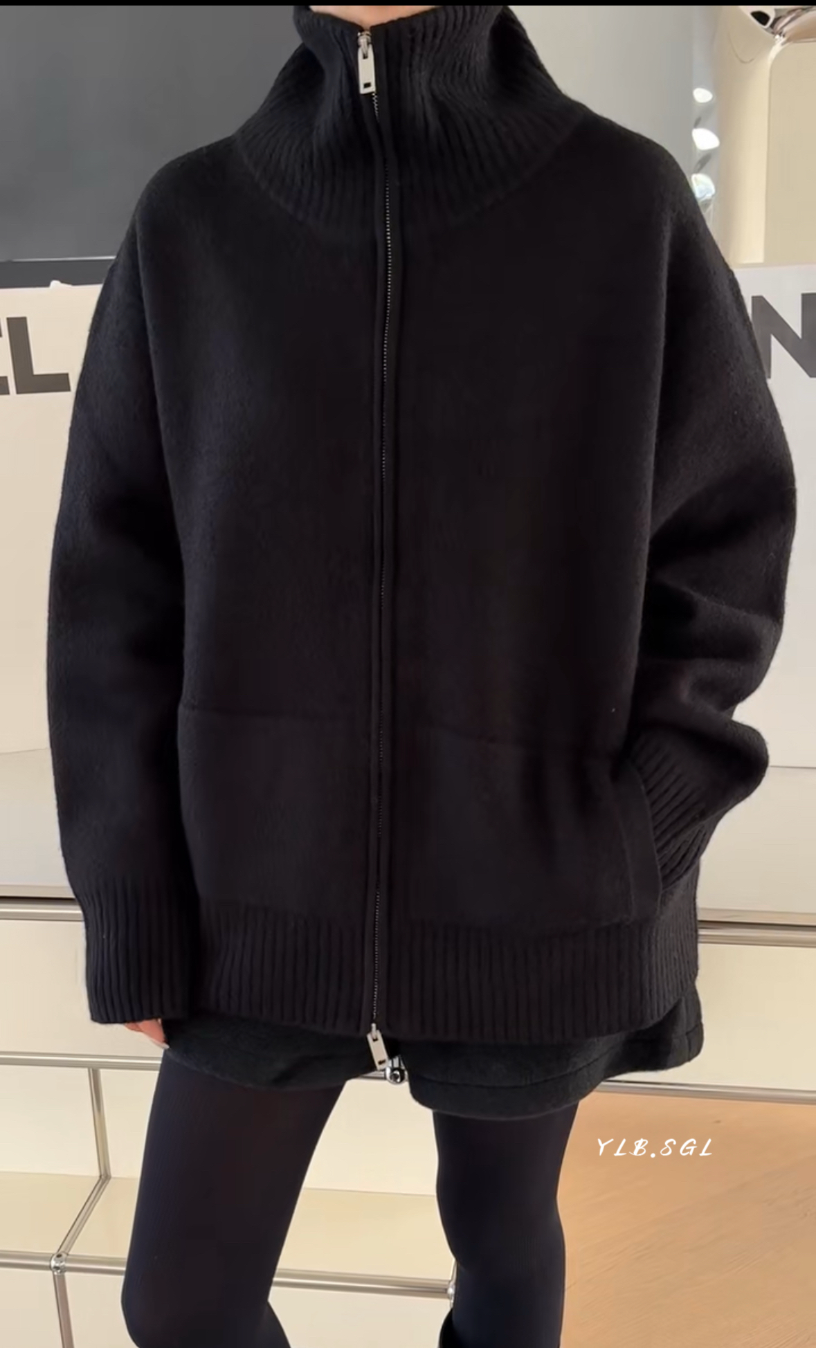 88938诗歌兰女装2025冬款 时尚气质黑色双拉链立领中长款羊毛毛衣
