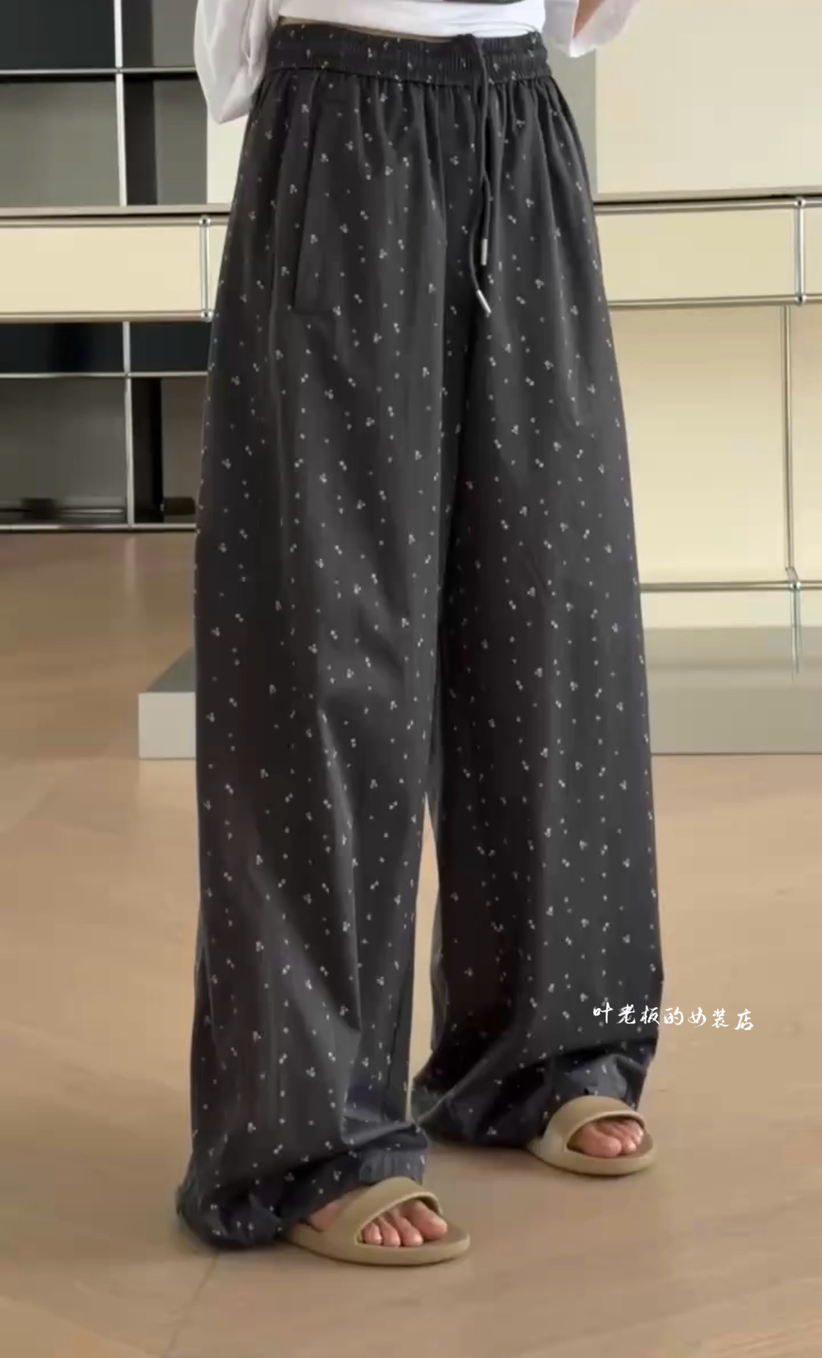 T2434-1小花防晒裤 诗歌兰女装2026夏款气质洋气灰色松紧腰休闲裤