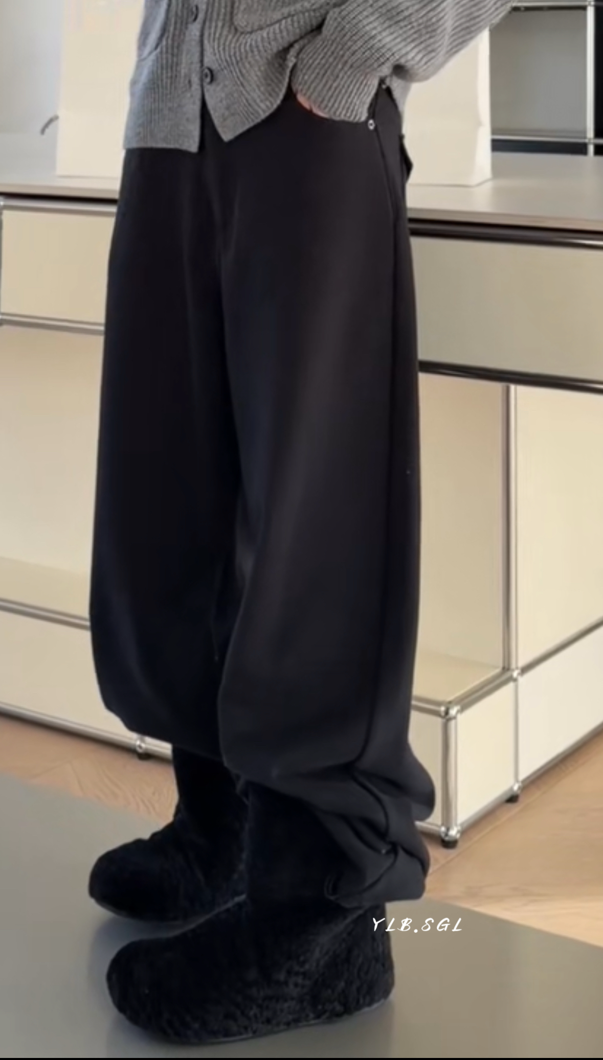 诗歌兰3212女装2025冬新款时尚气质黑色双口袋抽绳加绒休闲卫裤女