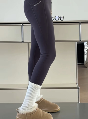 16580诗歌兰瑜伽裤2025冬款 气质灰色字母口袋加绒显瘦收腹打底裤