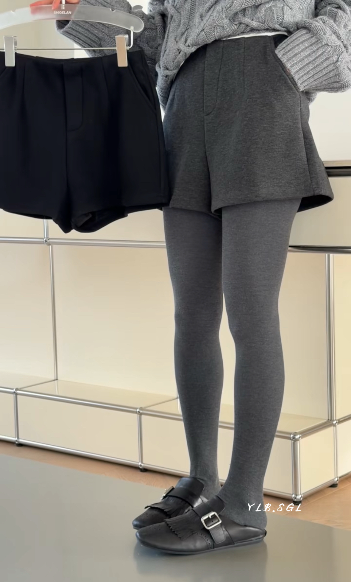 15918诗歌兰女装2025冬款 时尚气质百搭黑色松紧腰显瘦加厚短裤女