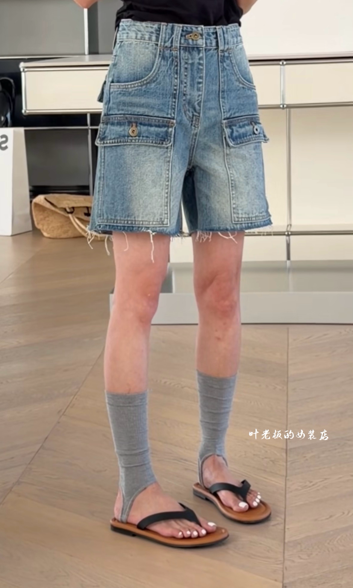 现货C261902诗歌兰女装2026夏款 气质百搭水洗蓝色毛边牛仔短裤女