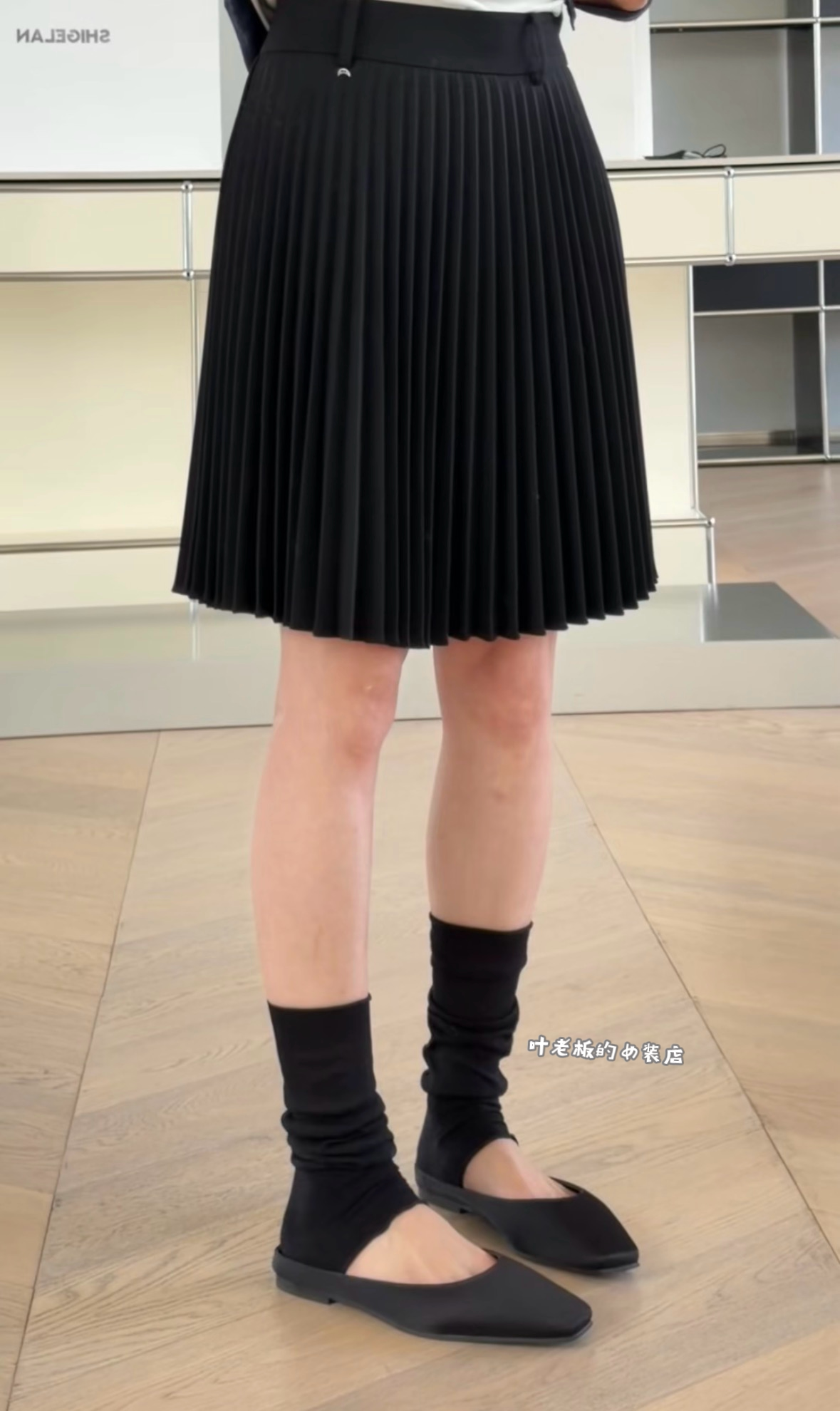 T8778百搭半裙 诗歌兰女装26秋款气质百搭黑色高腰百褶裙短裙女