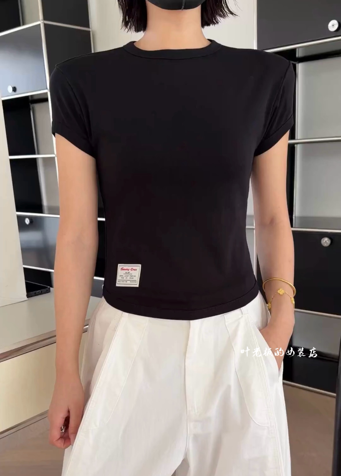 现货C58743修身短袖 诗歌兰女装2026夏显瘦黑色圆领字母小标T恤女