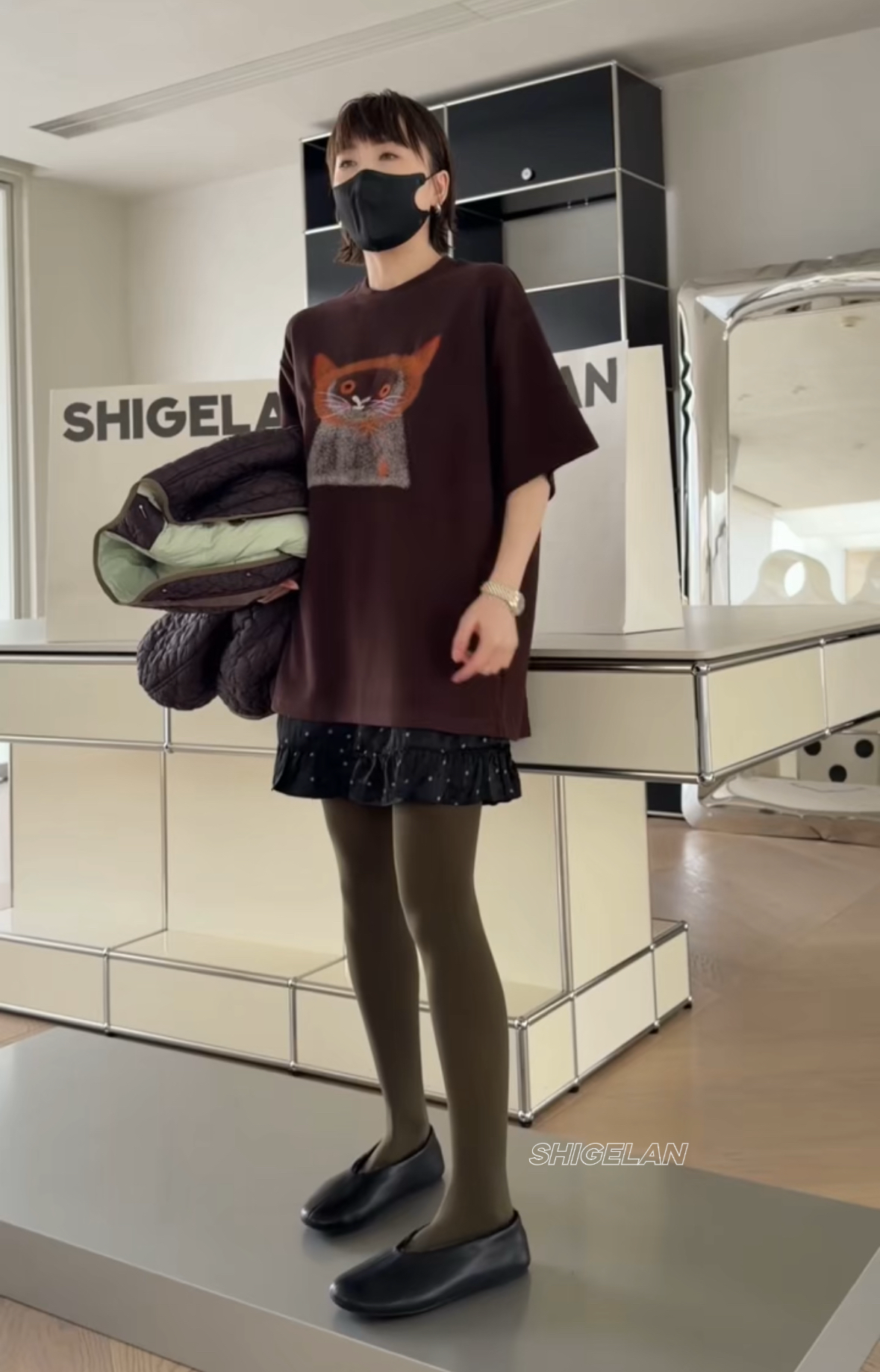 现货393诗歌兰欧货女装2025冬款 气质咖色磨毛短袖猫咪德绒T恤女