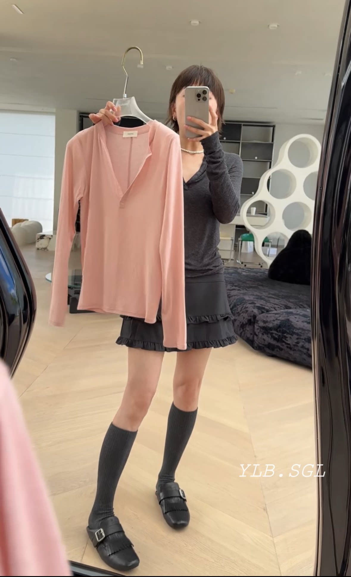现货560301诗歌兰韩货女装2025早秋款 气质粉色V领长袖薄款T恤女
