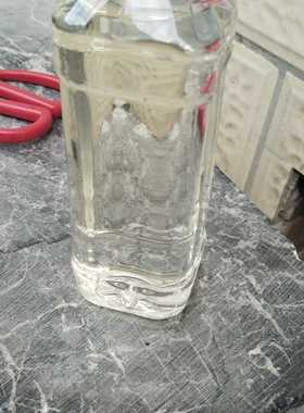 广西樟木樟脑精油，100%纯。原料精油天然提炼蒸馏萃取而成。
