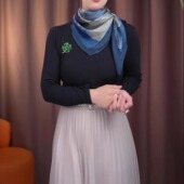 百搭妈妈丝巾系法教程 90cm方巾洋气时尚 RGF 水墨莲花丽景缎90