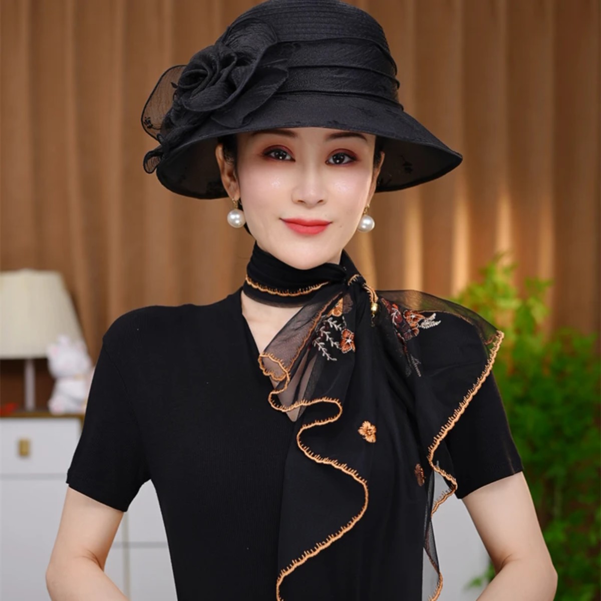 新款气质时尚百女士搭围巾复古民族风高精刺绣磁扣多功能舒适丝巾