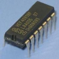 HEF4093BP 直插芯片 全新原装HEF4093 IC 集成电路HEF4093BP
