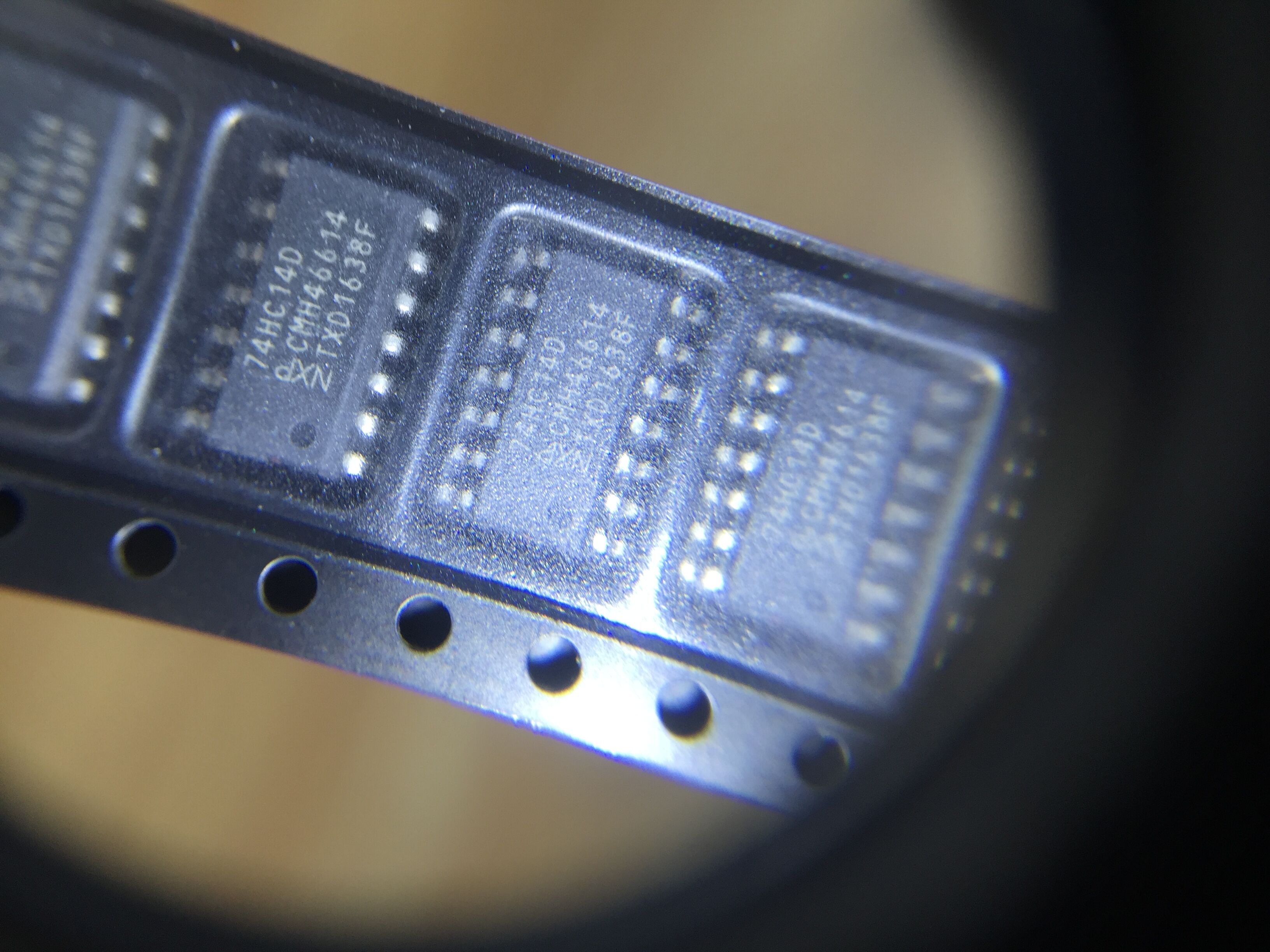 74HC14D   SOP14  进口原装现货 欢迎咨询