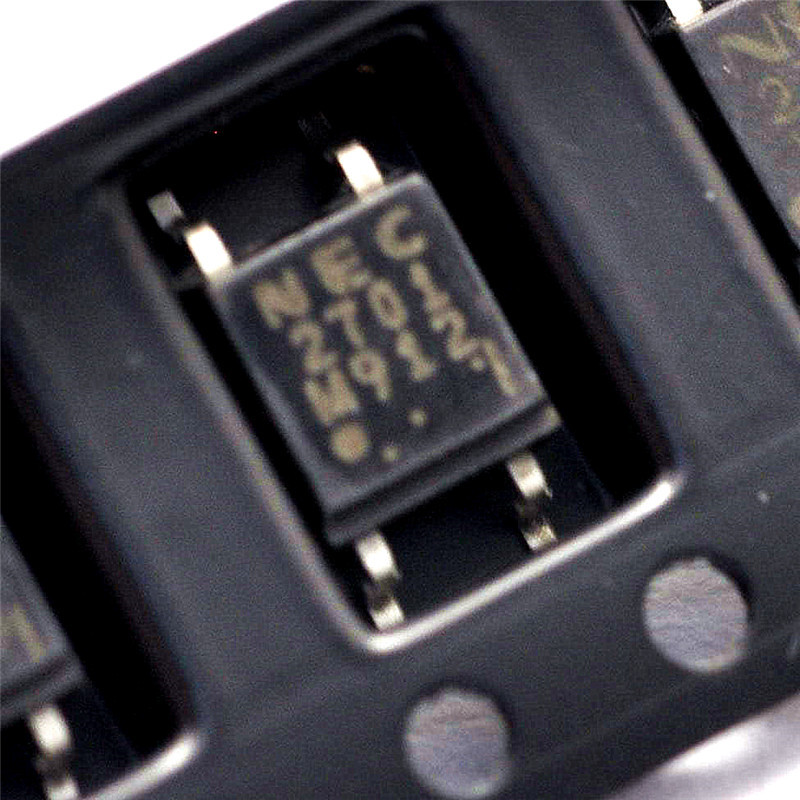 PS2701 光耦 贴片SOP4 光隔离器 光电耦合