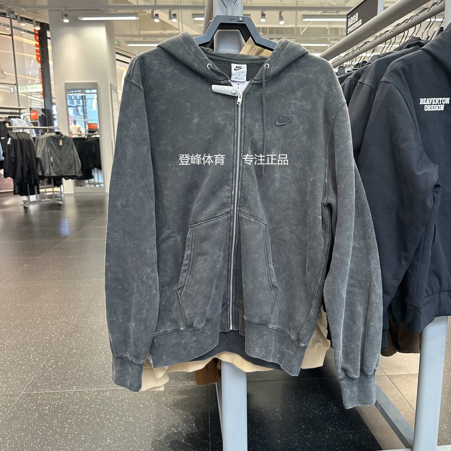 NIKE耐克加绒衫新款春刺绣外套