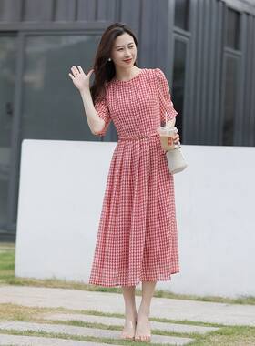 2026夏季新款轻奢显白红色格子短袖连衣裙气质小众独特别致女装