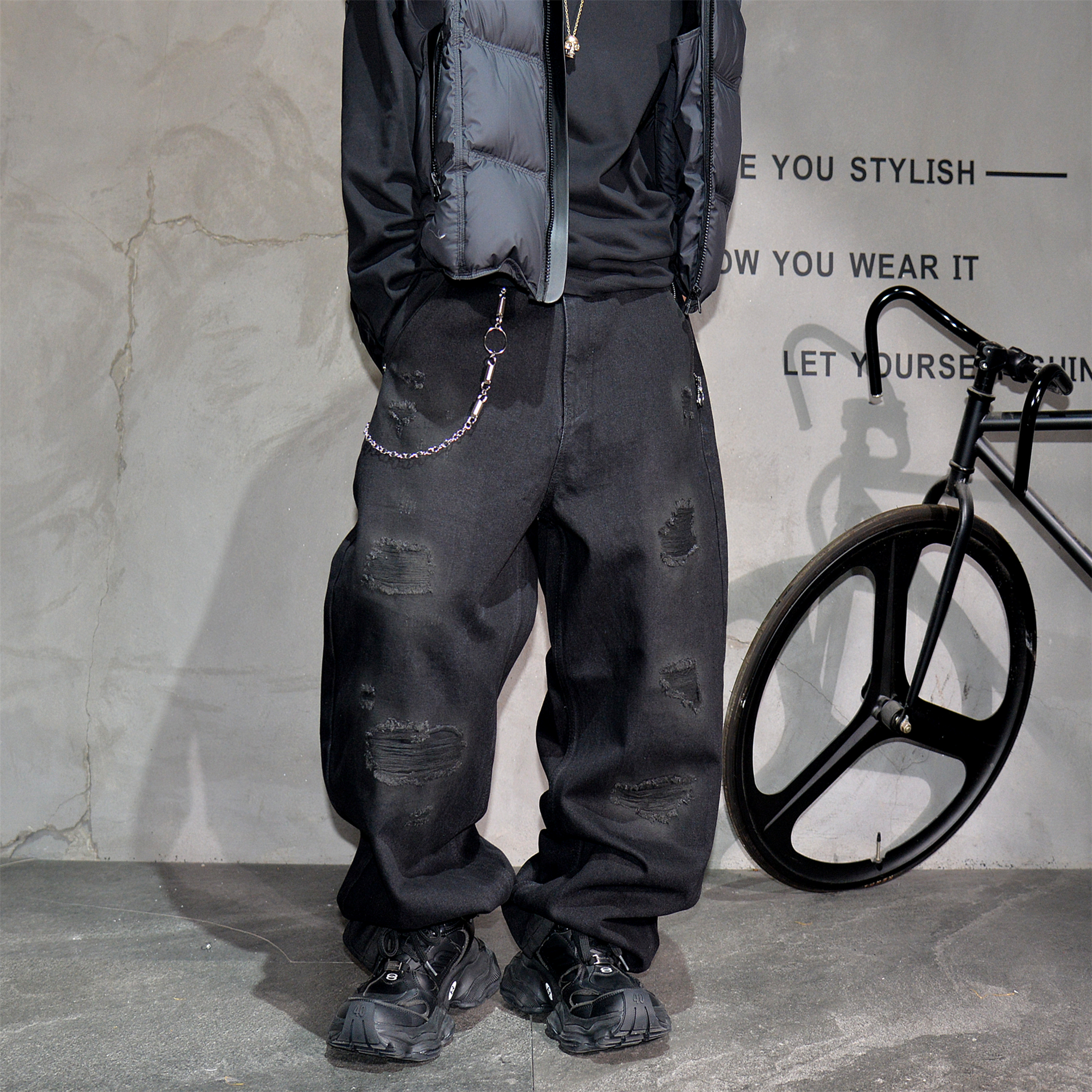 vibe痞帅破洞脏洗黑色弯刀牛仔裤