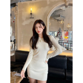 GEMQI慵洋气毛衣打底针织裙2025秋冬女新款 V领收腰显瘦包臀连衣裙