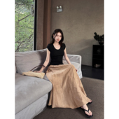 2025新款 GEMQI 苎麻褶皱垂坠感a字半身裙子女夏季 高腰设计感长裙