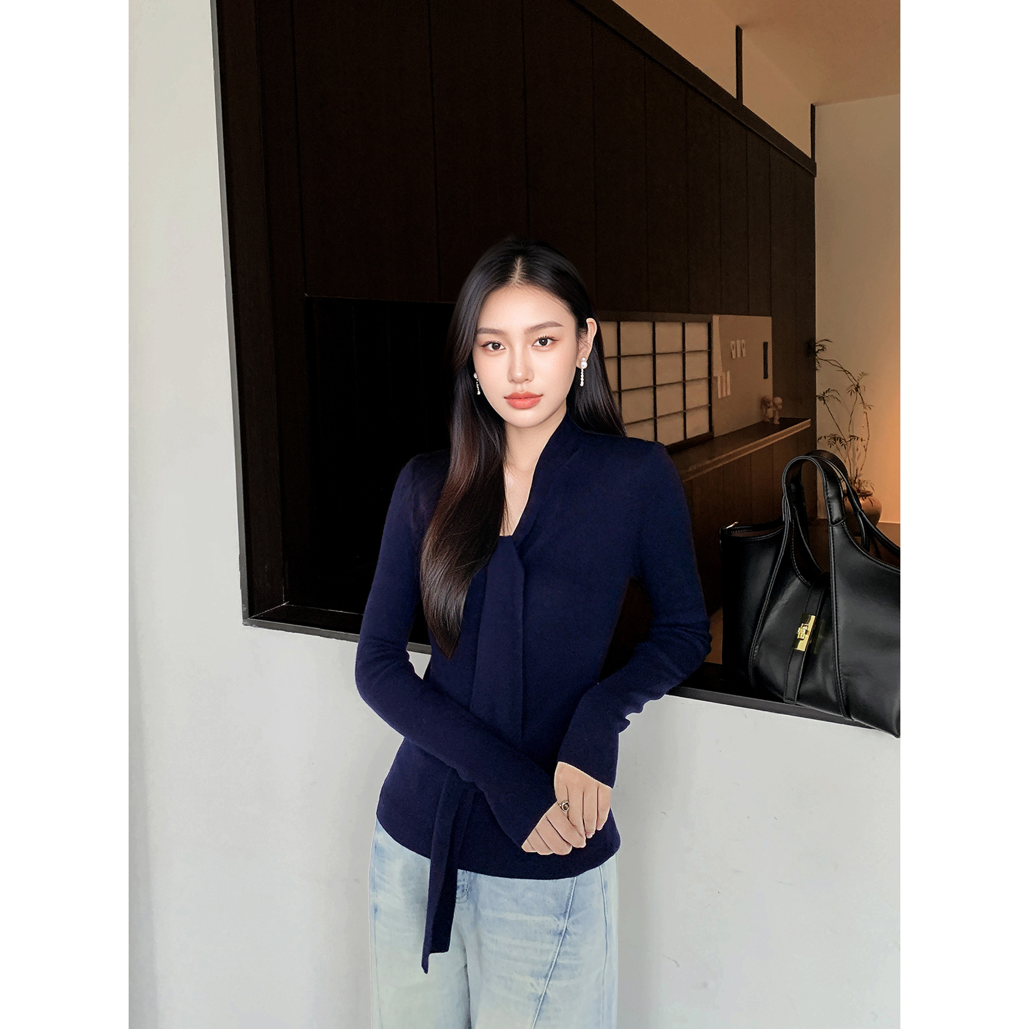 GEMQI 含羊绒飘带V领打底针织衫女韩系氛围感早秋穿搭金秘书毛衣