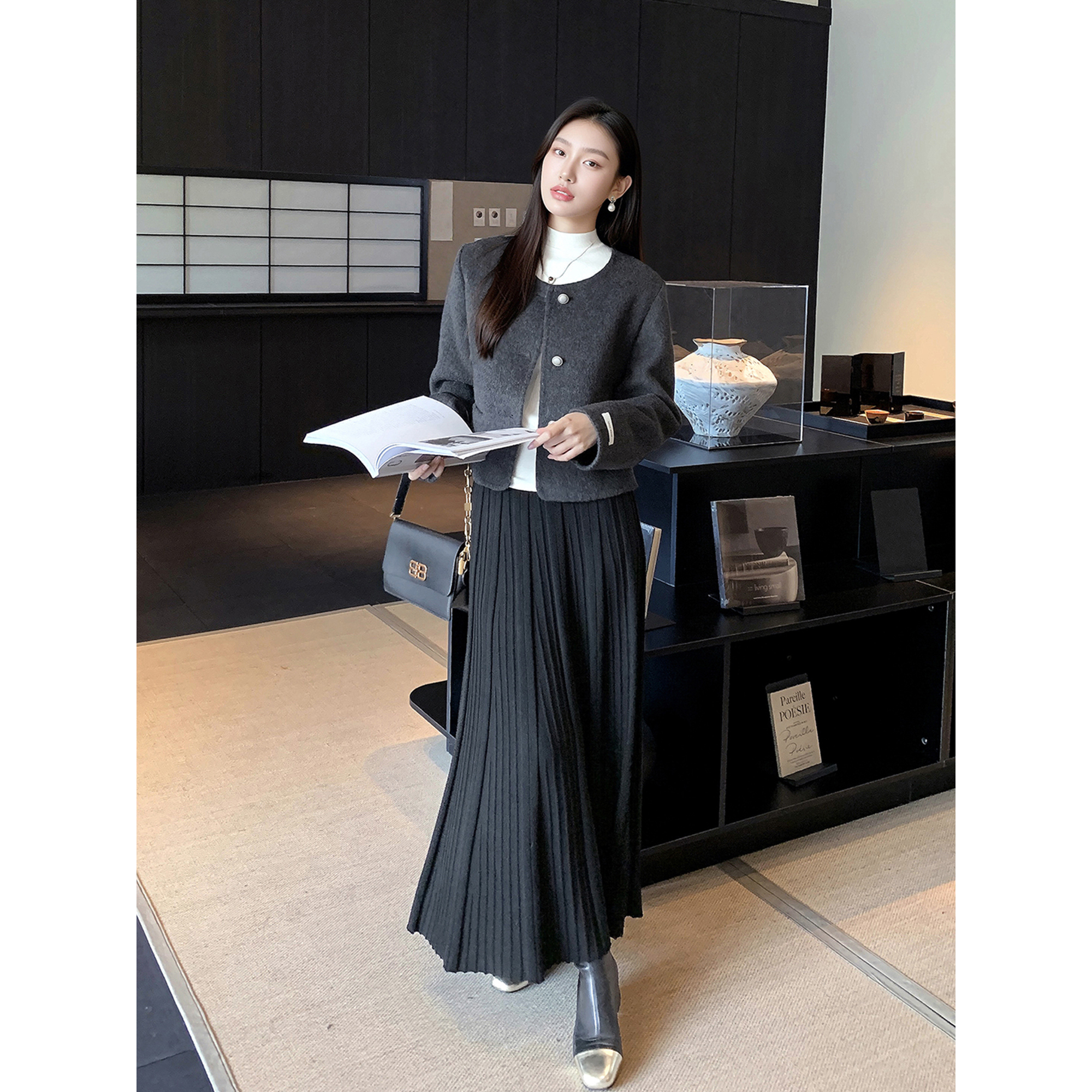 GEMQI黑色高腰针织半身裙女2025新款秋冬高级感显瘦a字百褶长裙子