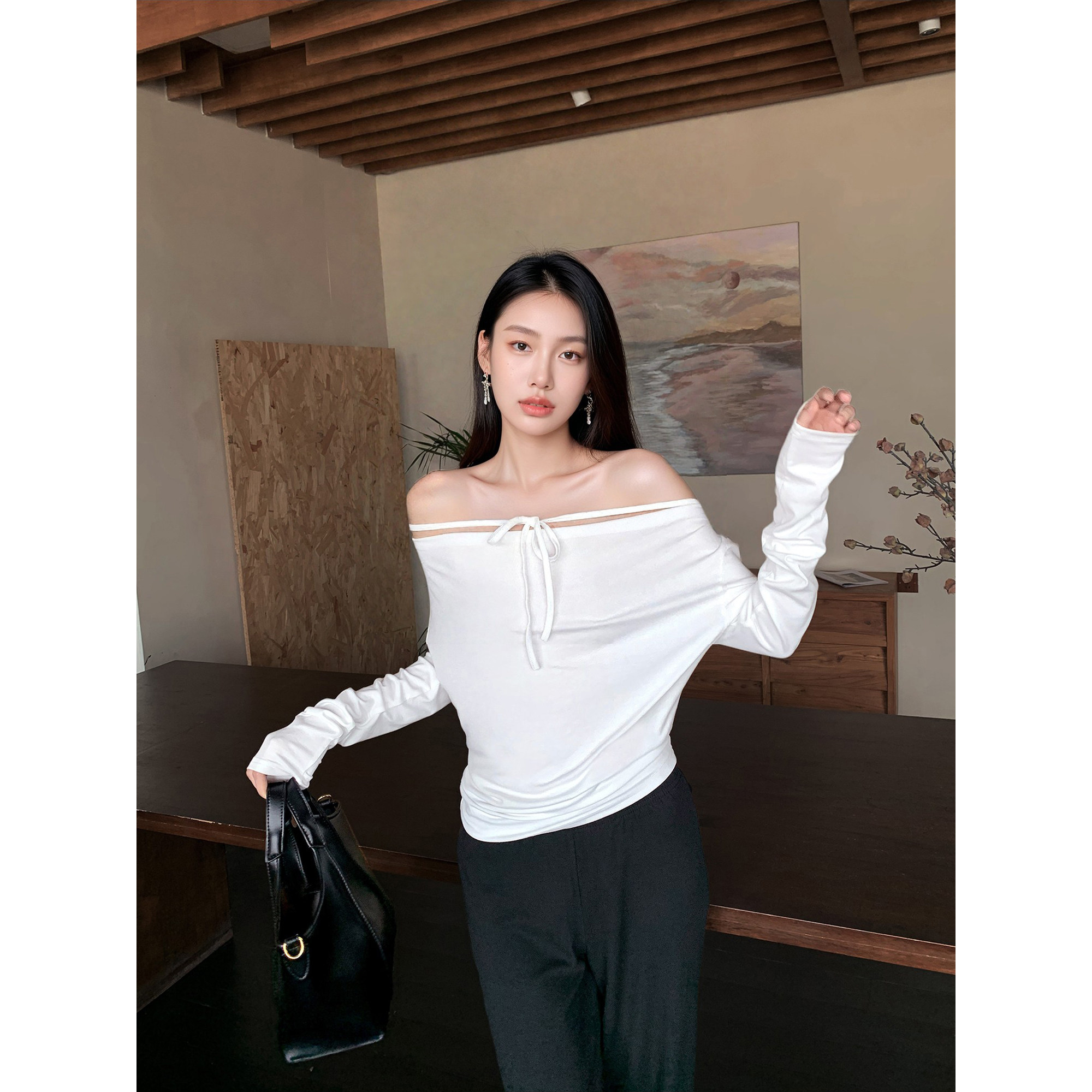 GEMQI 白色荡领长袖t恤女秋季打底衫设计感飘带一字肩露锁骨上衣,女装/女士精品,T恤,淘宝优惠券,粉丝福利购,淘宝优惠卷