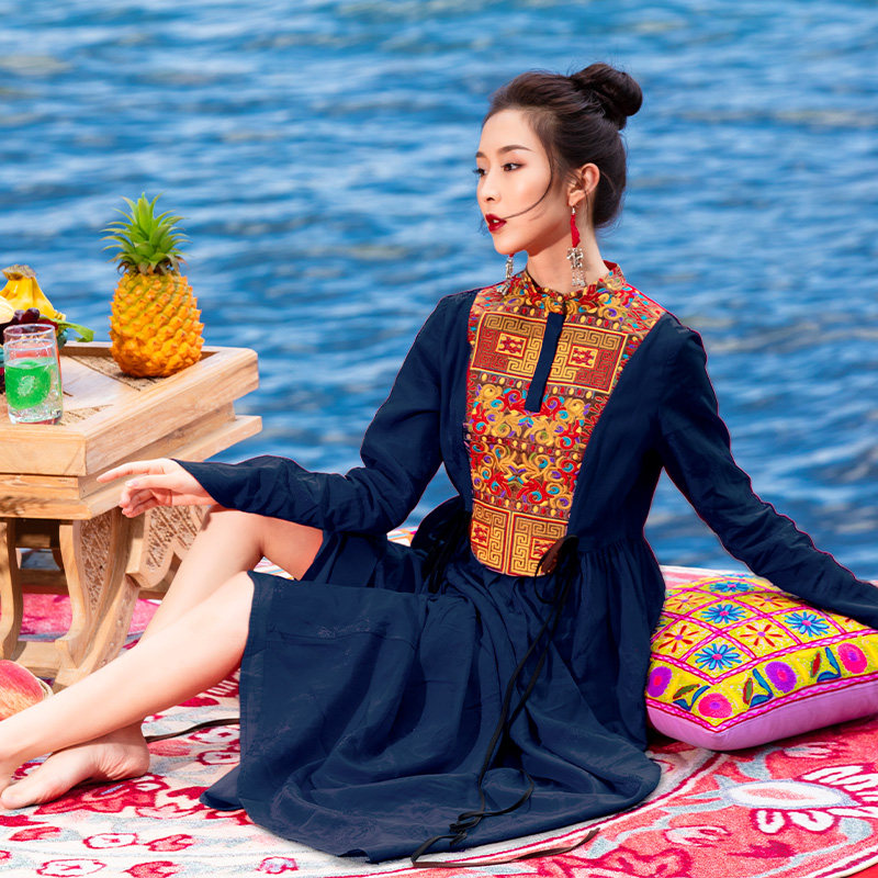 杨丽萍官方原创设计雀云裳民族风国风新中式绣花长袖连衣裙春夏秋