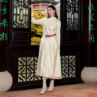 杨丽萍设计提花刺绣民族风连衣裙