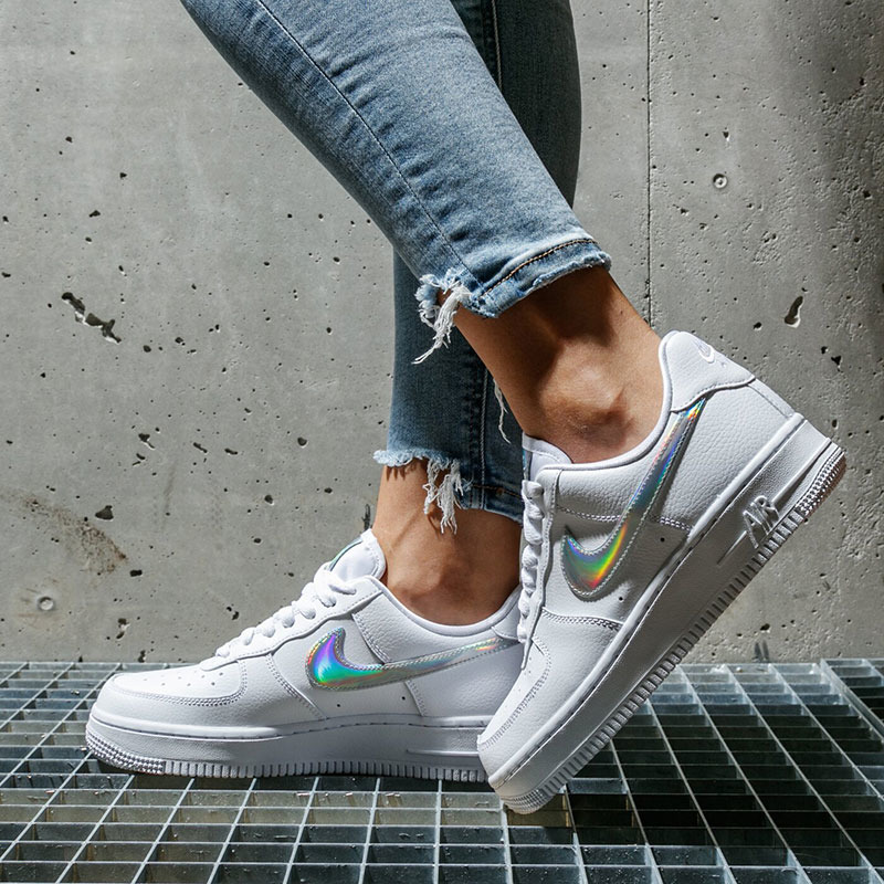 空军一号白粉镭射女低帮板鞋