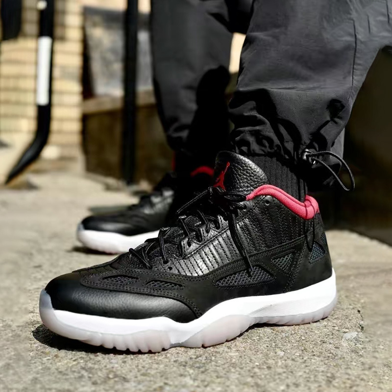 AirJordan11黑红男休闲篮球鞋