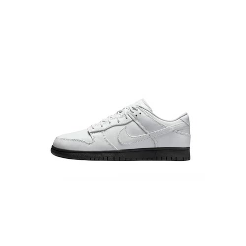 Nike白色男款低帮板鞋