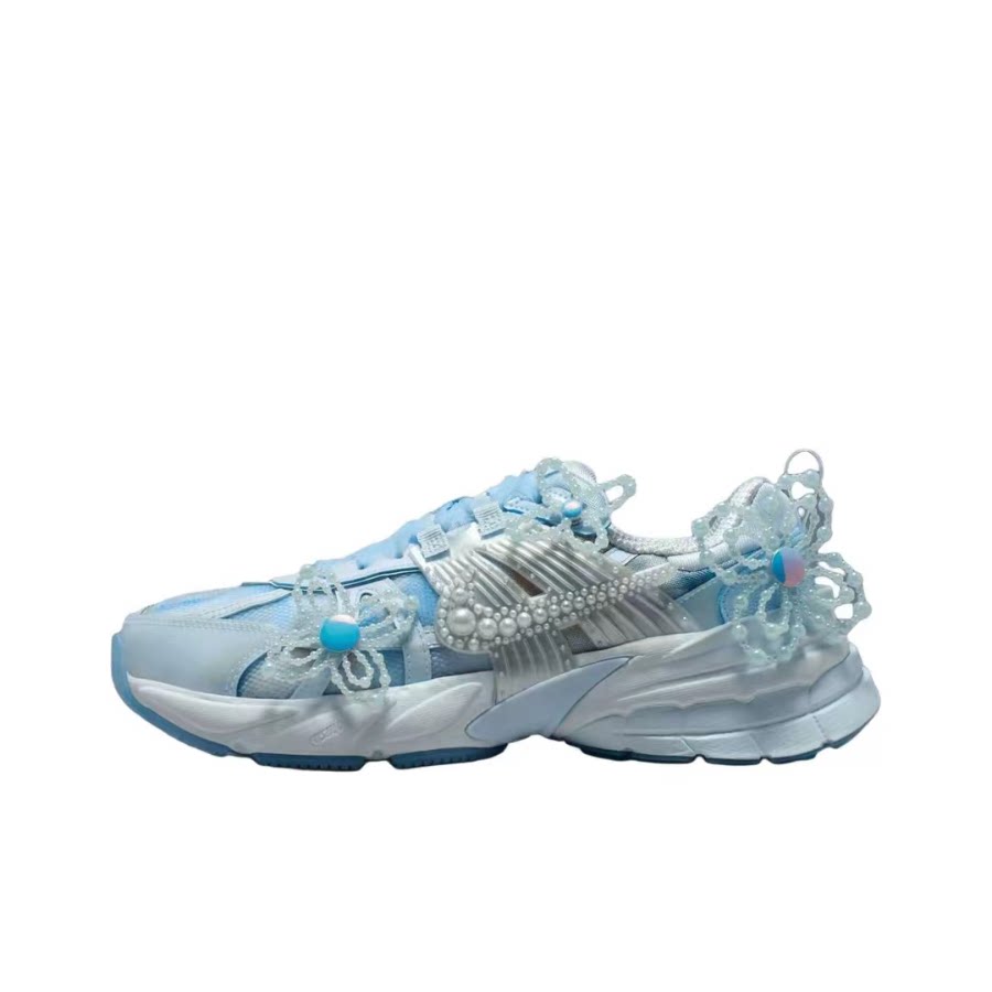 Nike 蓝色 女款 时尚潮流 运动休闲跑步鞋IB7426-400