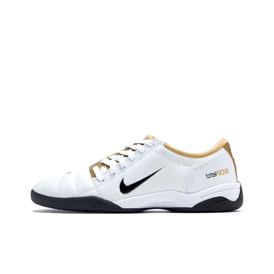 Nike白金色男款低帮足球鞋