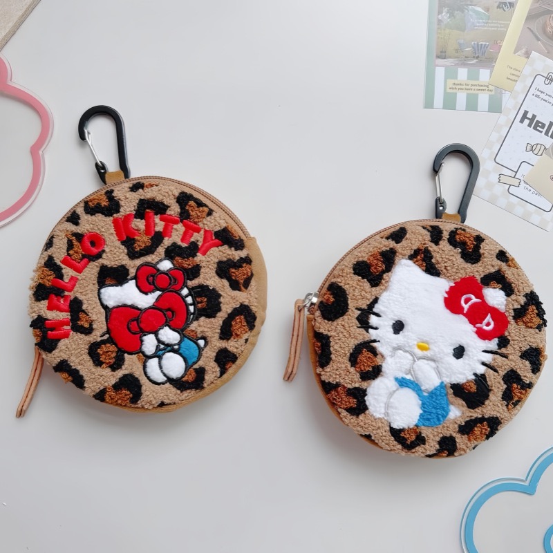 现货日系卡通可爱毛绒圆形零钱包便携零钱小物口红收纳包女生包挂