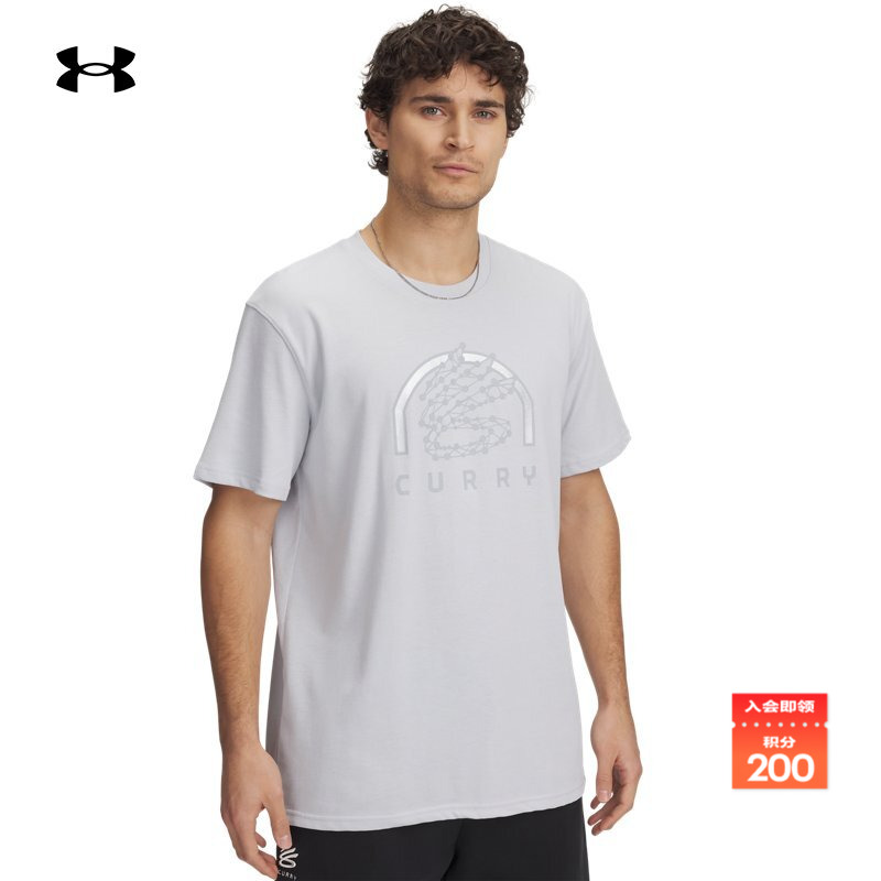 罗纹衣领,柔软舒适,厚实面料,稳固贴合