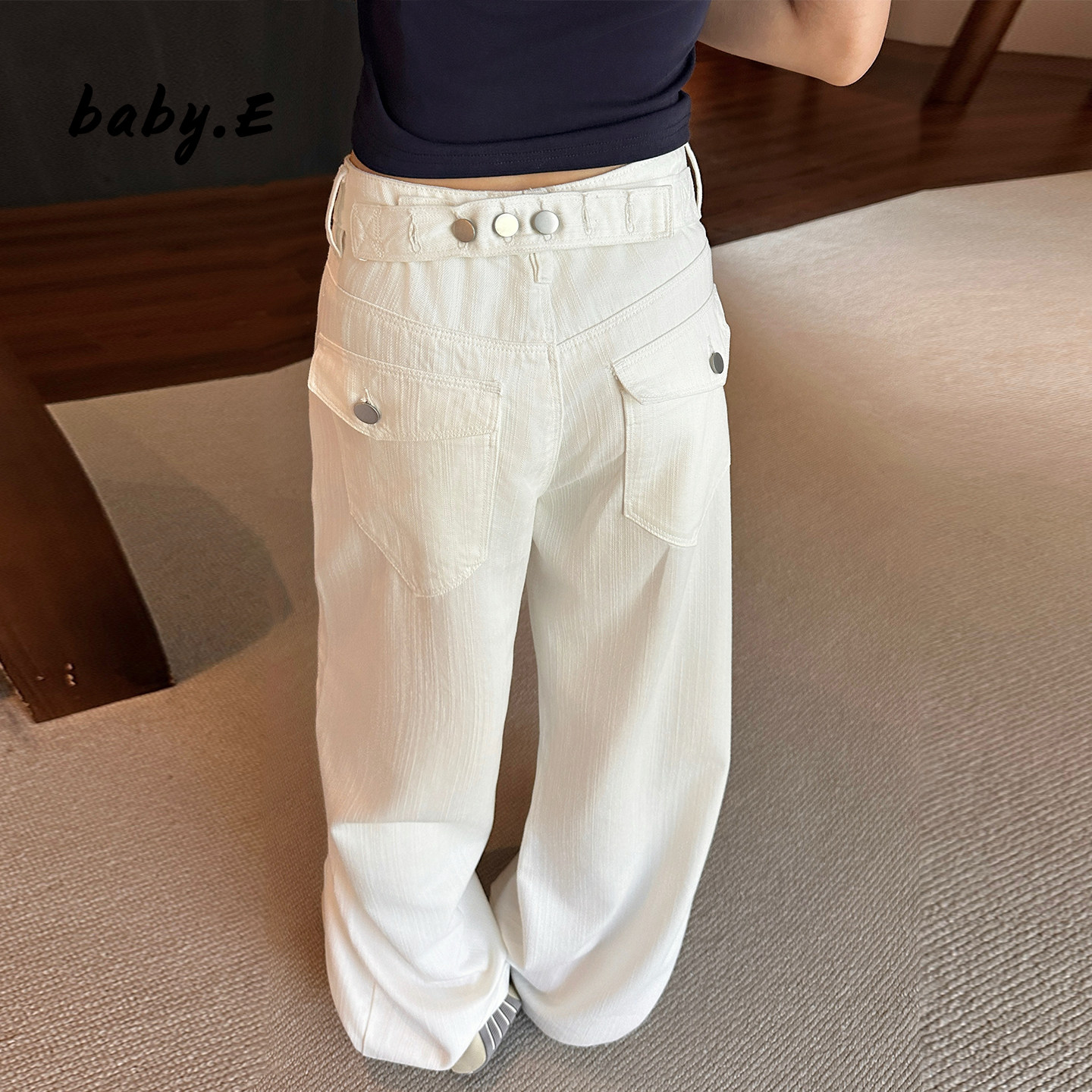 Baby.E巴黎扣肌理感弯刀牛仔裤女
