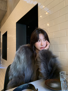 皮草外套女2025冬季新款仿狐狸毛短款时尚年轻款迷雾少女毛毛外套