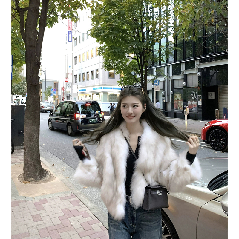 皮草外套女2025年秋冬新款仿狐狸毛柔光香槟时尚年轻款毛毛外套