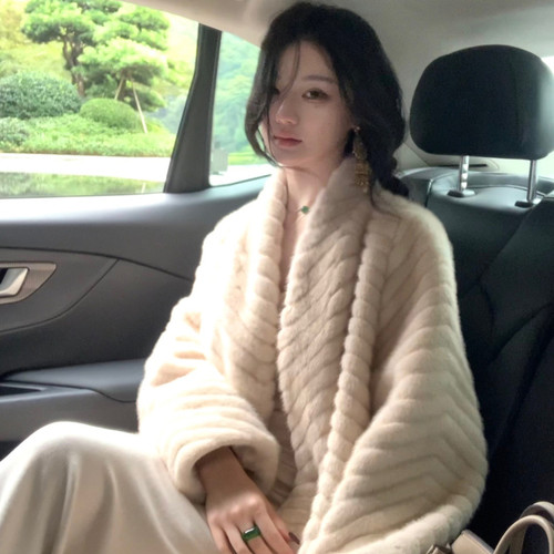 月上貂蝉人字纹高级感大衣