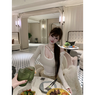 设计感镂空修身 心跳狙击 纯欲打底多色柔软百搭上衣 99jiu With