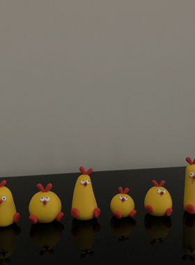 小黄鸡桌面摆件独特可爱车载汽车用品装饰公仔玩偶萌萌树脂纯手工