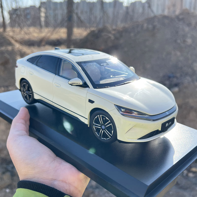 比亚迪秦L EV 新能源仿真车模 合金材质1/18汽车模型收藏摆件送礼