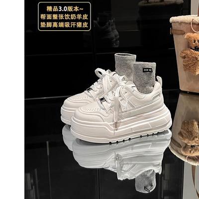 饮奶羊皮~大叔家增高加绒休闲小白鞋女2024冬季新款百搭厚底板鞋