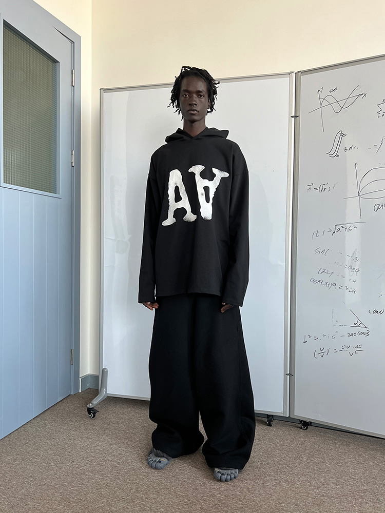 纯棉“AA”印花连帽长袖