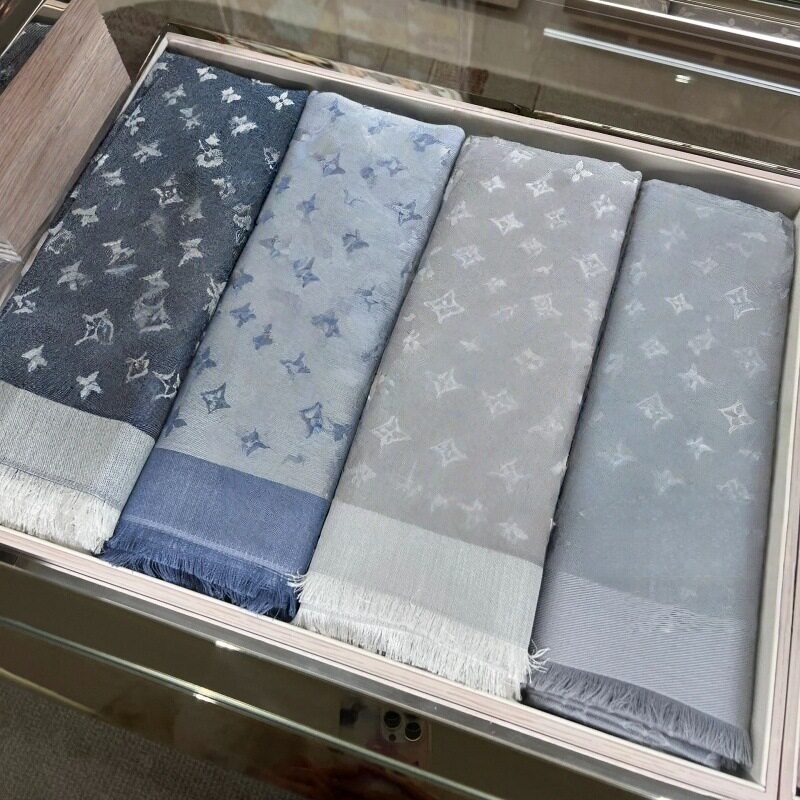 羊毛真丝金银丝围巾大方巾中薄款四季佩戴款秋冬保暖款女旅游披肩